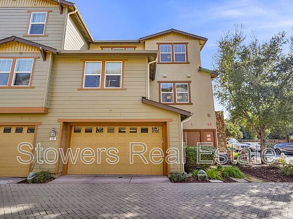 2nd image of 718 El Paseo Cir