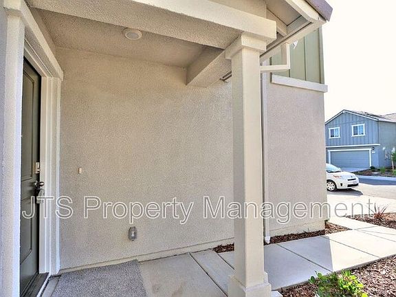 4th image of 2097 Shady Tree Cir