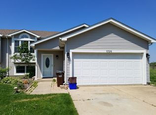 1326 6th St, Harvard, IL 60033