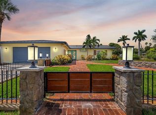 400 3rd Ave N, Tierra Verde, FL 33715