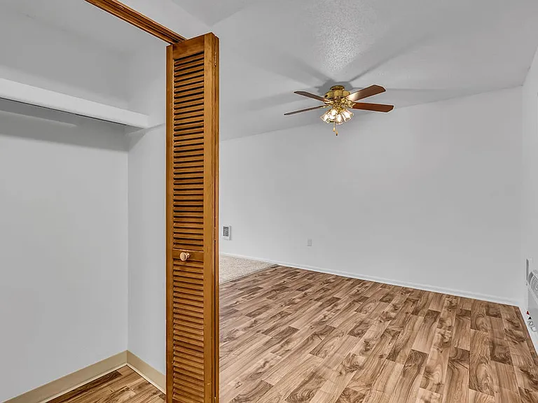 Kingcity Apartments — Photo 70