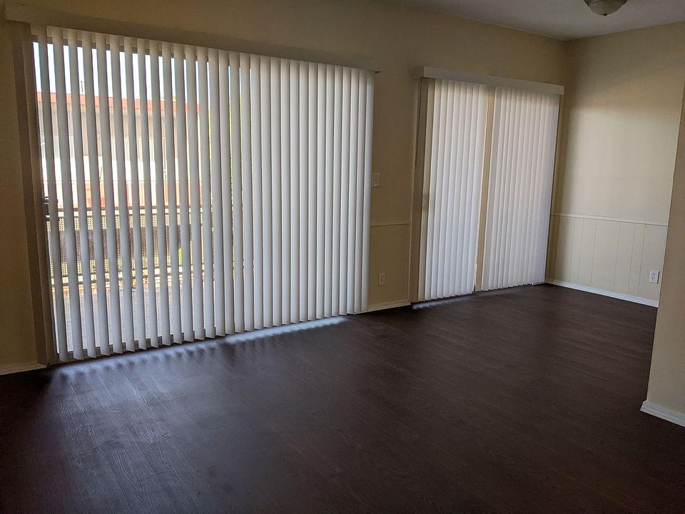 1st image of 1381 College View Dr #6