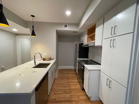 4th image of 1223-1245 Main St #209