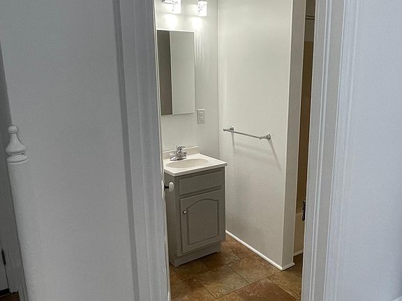 5th image of 11 S Carlisle St #2A