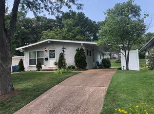 405 Saint Lawrence Dr, Ballwin, MO