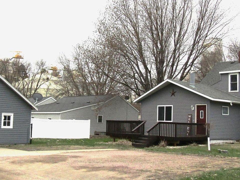 1st image of 215 7th St