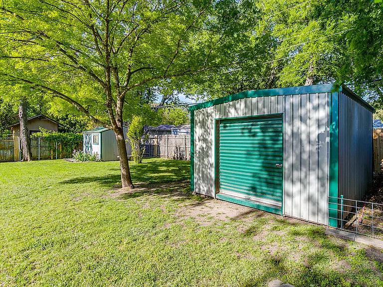 1104 Sproles Dr — Photo 39