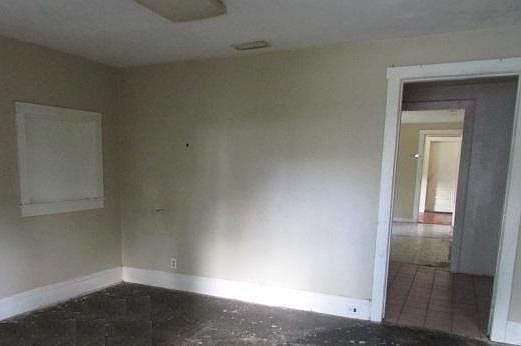 4th image of 1310 E New York Ave