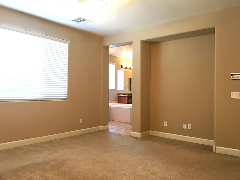 300 W Wisteria Pl — Photo 31