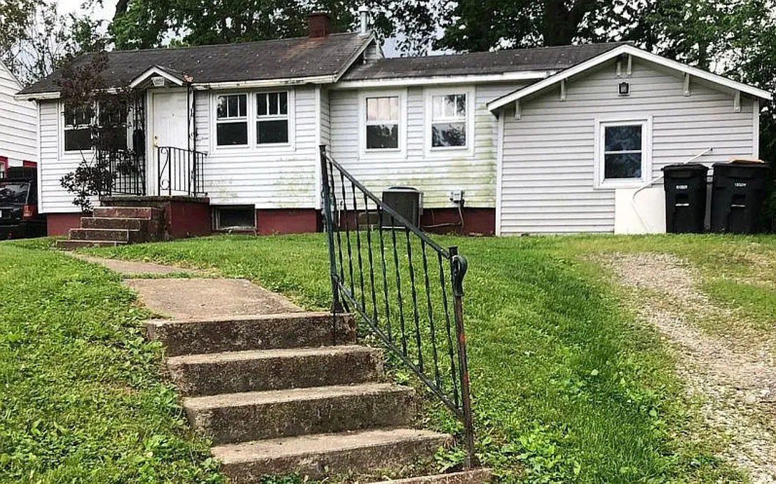 2 bed, 950 sqft, $1,225 — Photo 1