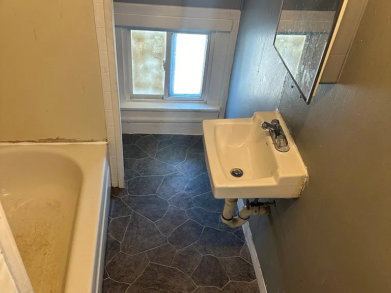 122 Lincoln Ave #1 — Photo 9