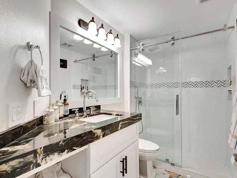 301 Del Sol Cir — Photo 45