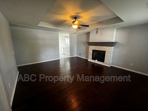 2nd image of 1001 S Eastview Dr