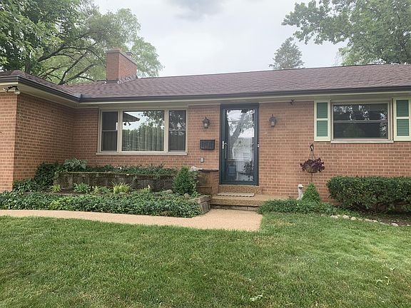 5th image of 702 Farrington Dr