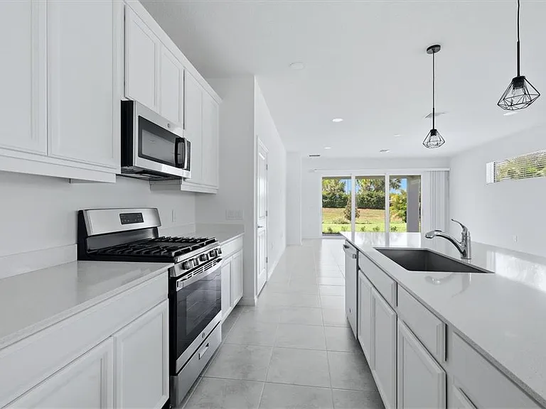 8113 Sternway Rd — Photo 12
