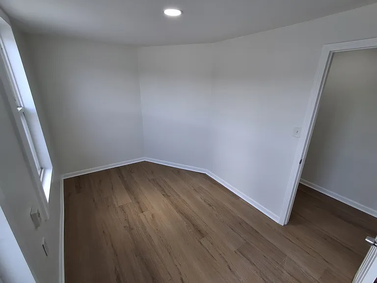471 W 26th St #3 — Photo 16
