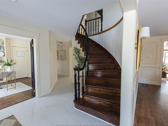 3rd image of 233 Old Tecumseh Rd