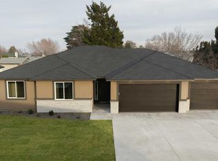 1072 N Grant Pl, Kennewick, WA 99336