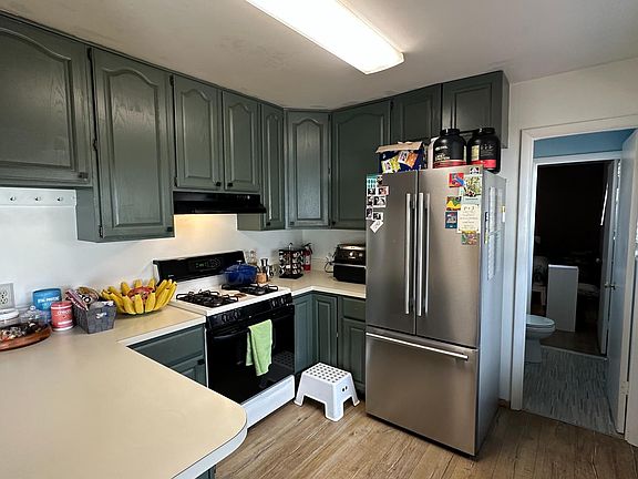2nd image of 228 Embleton Rd
