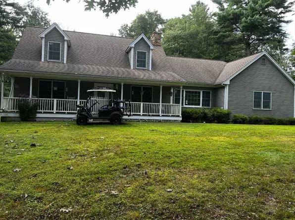 27 Irwin St, Stoughton, MA 02072