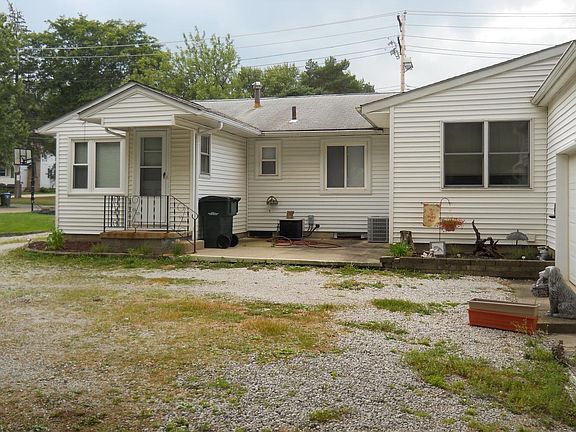 3rd image of 3341 & 3343 Wilson St
