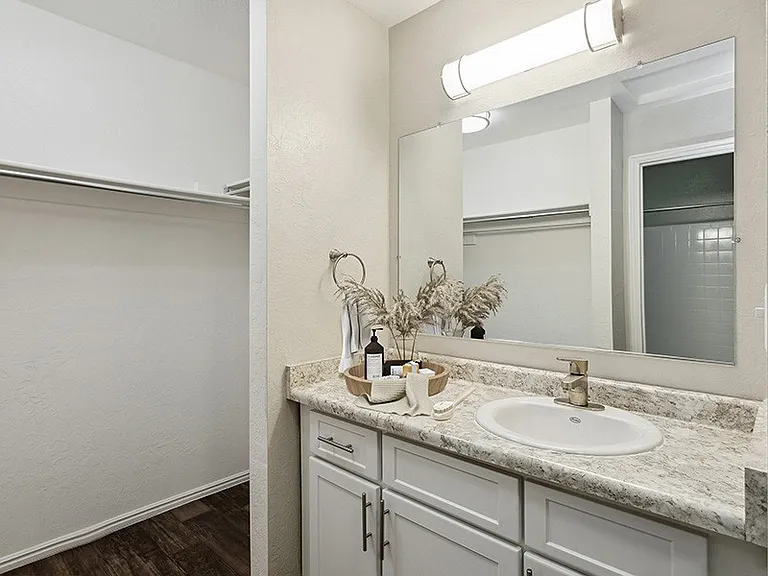 Broadmoor Village — Photo 10