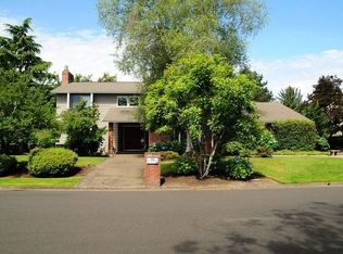 5675 SW Merridell Ct, Portland, OR 97225