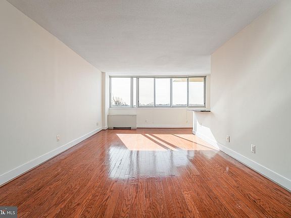 2nd image of 1220 Blair Mill Rd APT 801