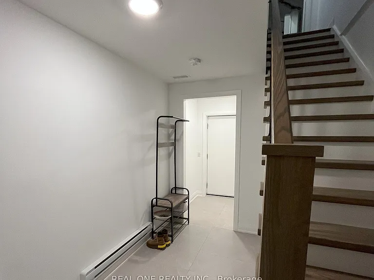 25 Dervock Cres #5 — Photo 29