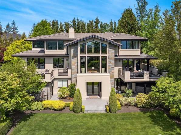 7125 Saint Andrews Lane SE, Snoqualmie, WA 98065