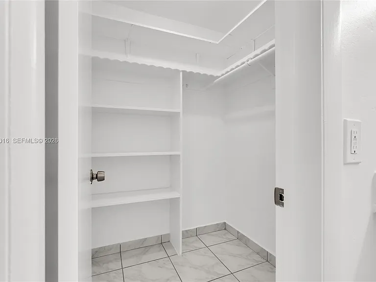 9354 SW 77th Ave #I1 — Photo 27