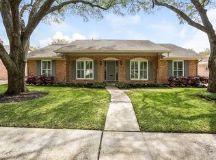 6239 Queensloch Dr, Houston, TX 77096