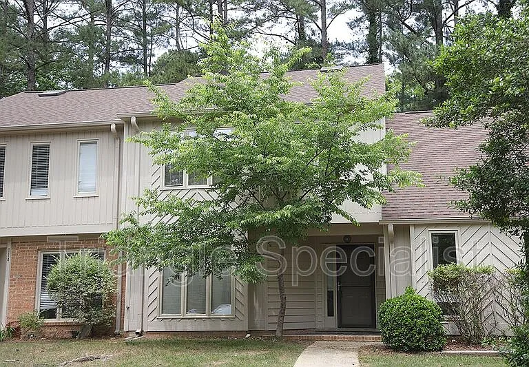 112 Mossbark Ln — Photo 1