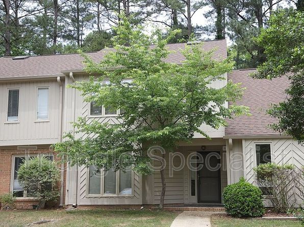 112 Mossbark Ln