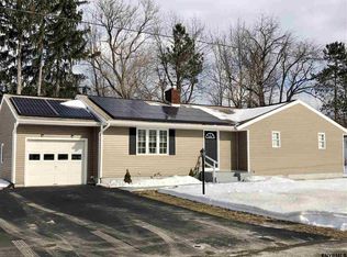 9 Hewitt St, Mechanicville, NY 12118