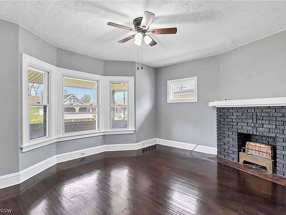2nd image of 10109 Almira Ave