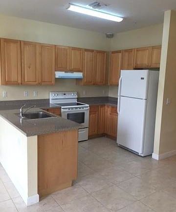 3rd image of 2125 Major Dr #1