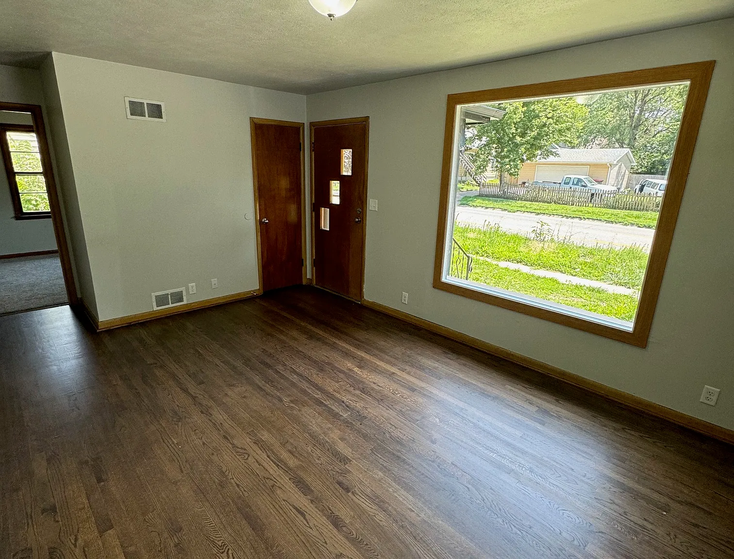 4 bed, 1900 sqft, $1,899 — Photo 3