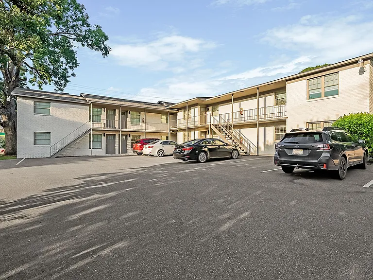 Greenview Apartments - Forest Park — Photo 11