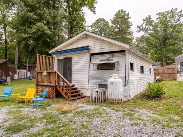 10 Lamar Trl, Bracey, VA 23919