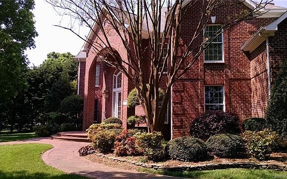2nd image of 3691 Golf Dr NE