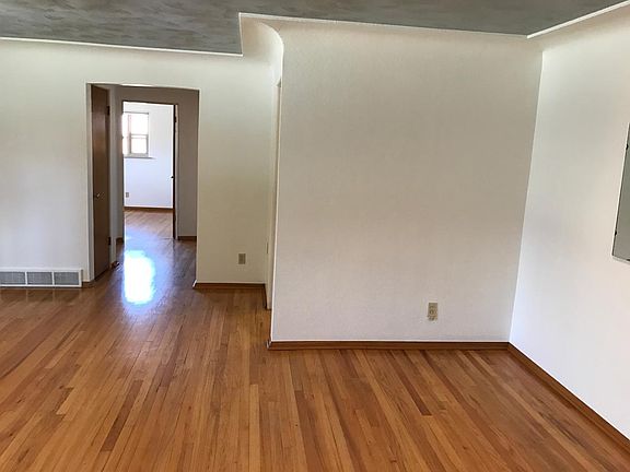 Hallway to Bedrooms