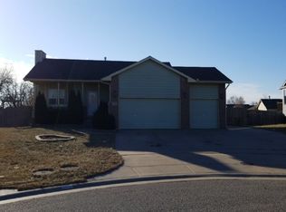 423 E Hickory Ct, Mulvane, KS 67110