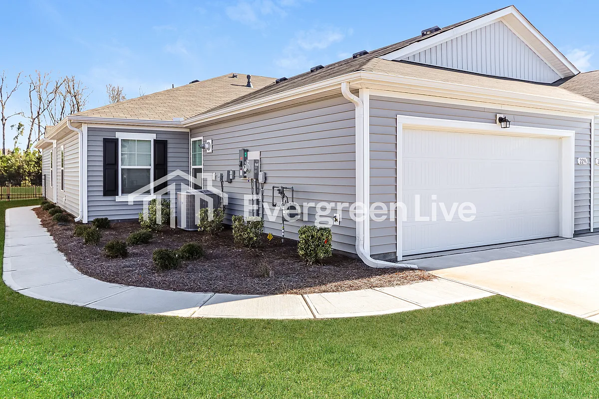 Building Photo - 2296 Courtina Way
