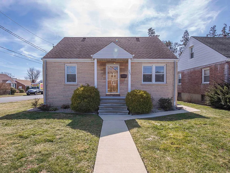267 Hoover Ave — Photo 10