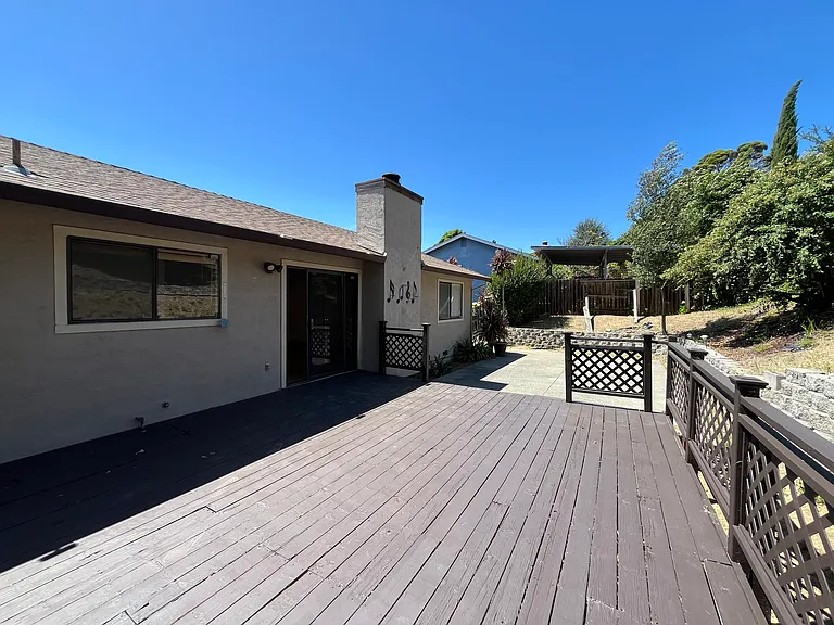 270 Riverview Dr — Photo 21