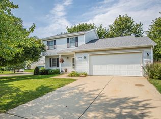 1202 Challis Dr, Bloomington, IL