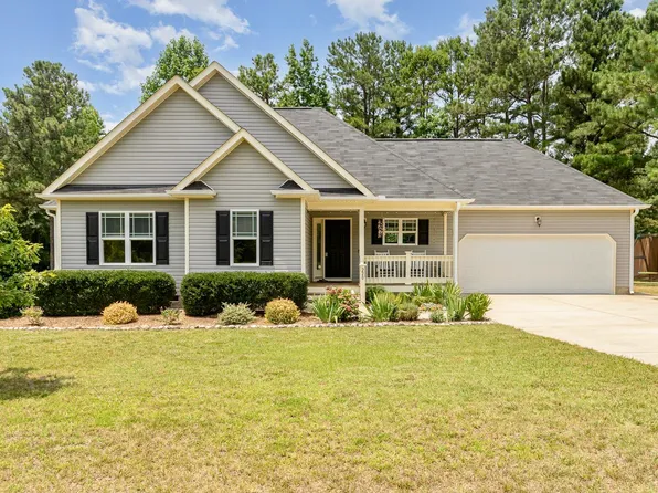 220 Oxfordshire Dr, Fuquay Varina, NC 27526