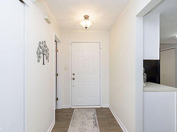 3rd image of 9479 Aberdare Dr