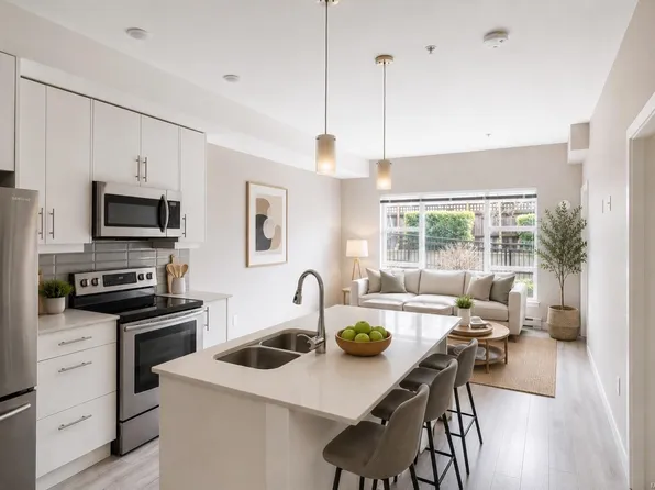 1020 Inverness Rd #106, Saanich, BC V8X 0B1